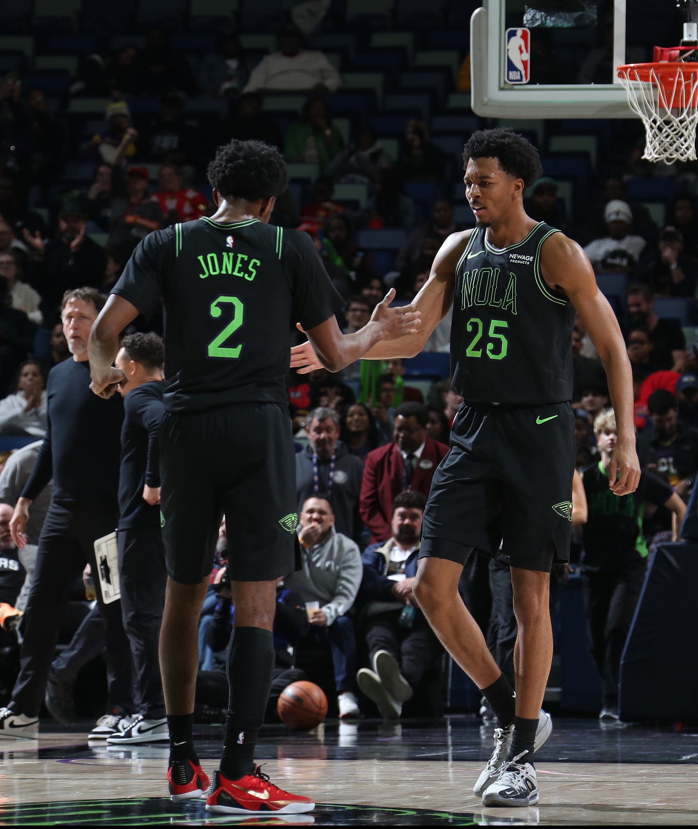 美记:锡安&墨菲&琼斯是非卖品 后两人要价多无保护首轮+天赋球员